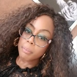 Meet your Posher, Joy